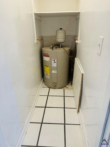 116 W LEWIS Street, Cochran, GA 31014