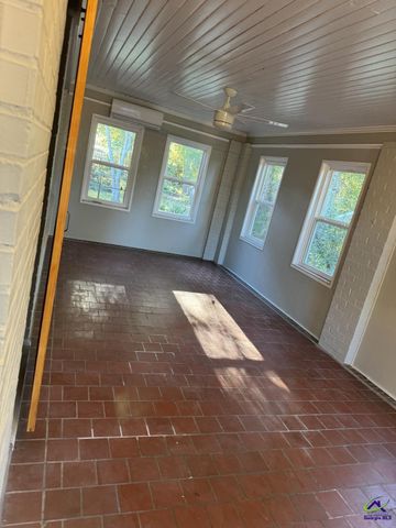 116 W LEWIS Street, Cochran, GA 31014