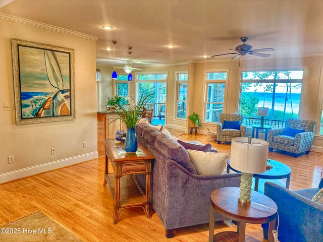 385 Peninsula Drive, Oriental, NC 28571