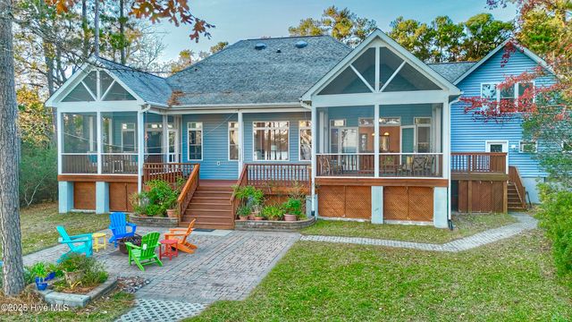 385 Peninsula Drive, Oriental, NC 28571