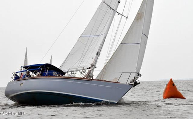 385 Peninsula Drive, Oriental, NC 28571