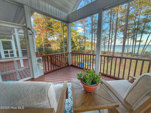 385 Peninsula Drive, Oriental, NC 28571