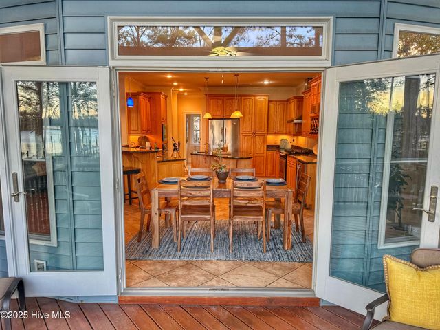 385 Peninsula Drive, Oriental, NC 28571