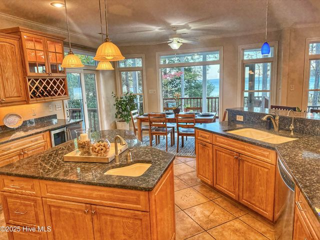 385 Peninsula Drive, Oriental, NC 28571