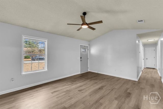 1104 Tomcat Trl, Hinesville, GA 31313