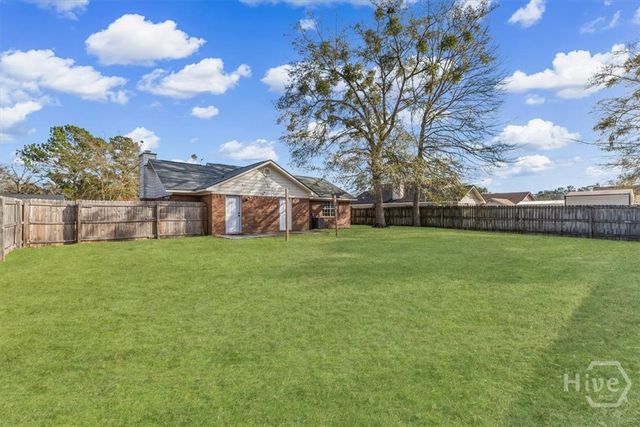 1104 Tomcat Trl, Hinesville, GA 31313