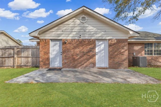 1104 Tomcat Trl, Hinesville, GA 31313