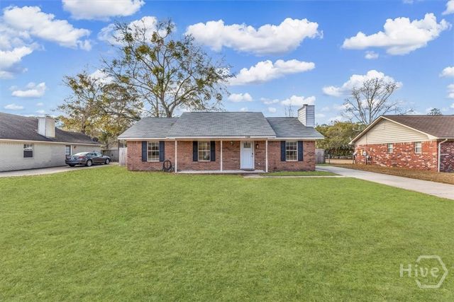 1104 Tomcat Trl, Hinesville, GA 31313