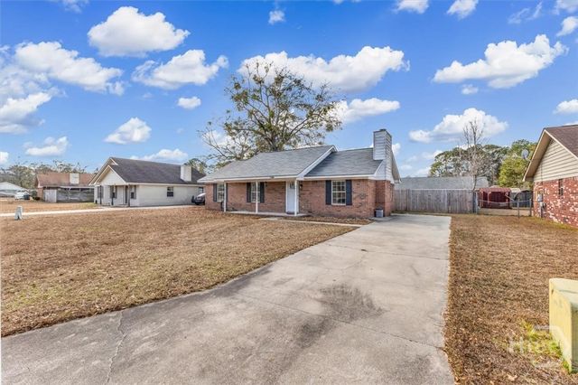 1104 Tomcat Trl, Hinesville, GA 31313