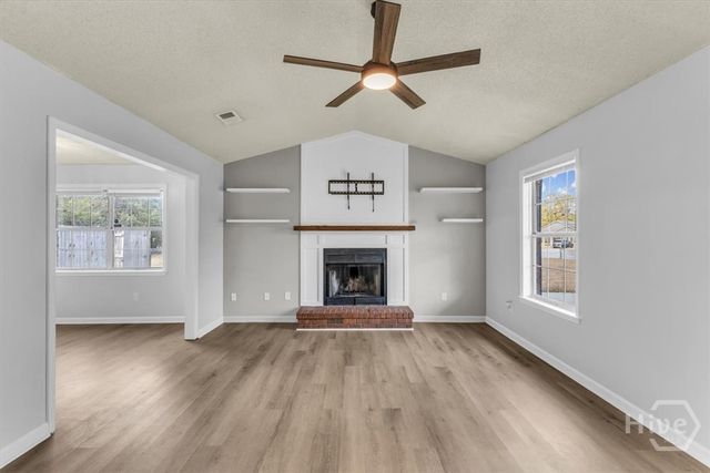 1104 Tomcat Trl, Hinesville, GA 31313