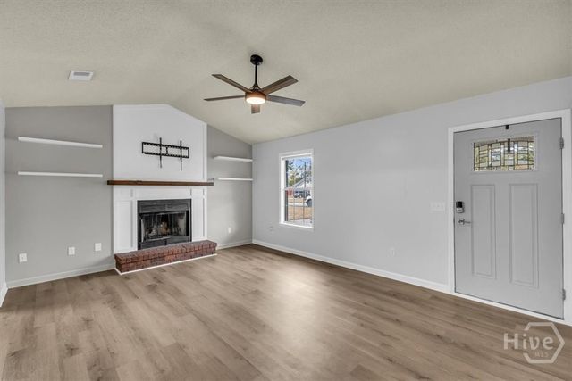 1104 Tomcat Trl, Hinesville, GA 31313