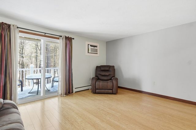 193 Bayberry Hill Ln 193, Leominster, MA 01453