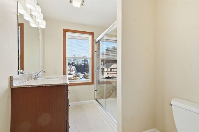 193 Bayberry Hill Ln 193, Leominster, MA 01453