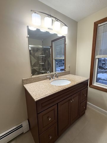 193 Bayberry Hill Ln 193, Leominster, MA 01453