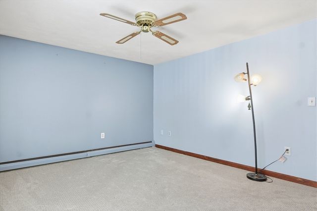 193 Bayberry Hill Ln 193, Leominster, MA 01453