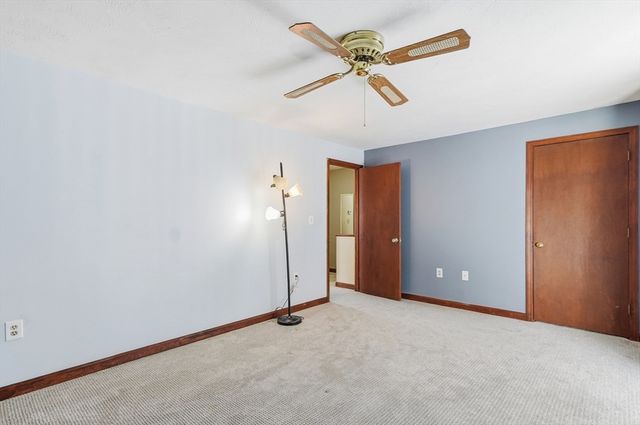 193 Bayberry Hill Ln 193, Leominster, MA 01453