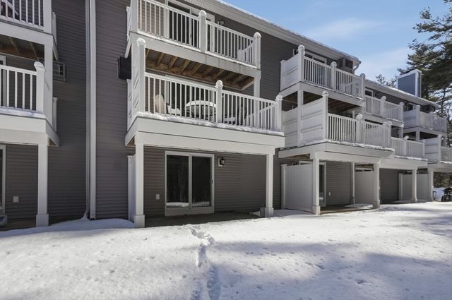 193 Bayberry Hill Ln 193, Leominster, MA 01453