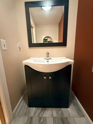 193 Bayberry Hill Ln 193, Leominster, MA 01453