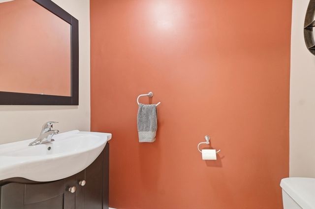 193 Bayberry Hill Ln 193, Leominster, MA 01453