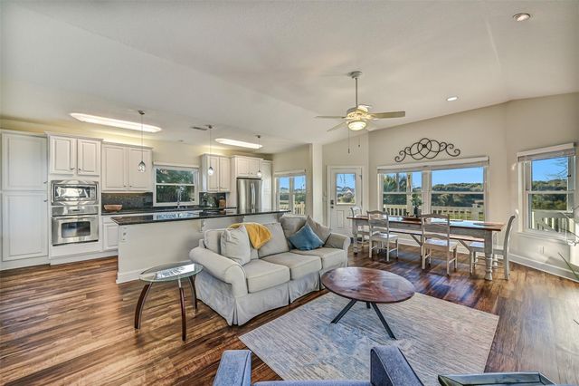 13414 Binnacle Way, Galveston, TX 77554