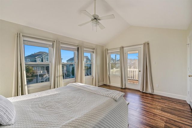 13414 Binnacle Way, Galveston, TX 77554