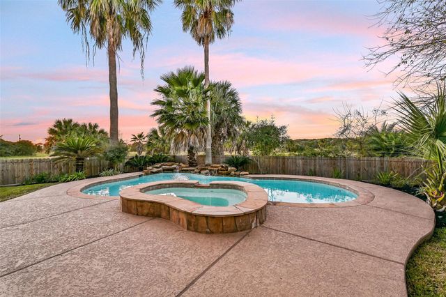 13414 Binnacle Way, Galveston, TX 77554
