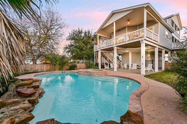 13414 Binnacle Way, Galveston, TX 77554