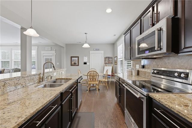 3156 Sybilla ST, Chesapeake, VA 23323
