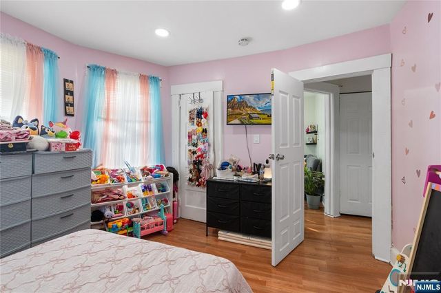 258 4th Street, Clifton, NJ 07011