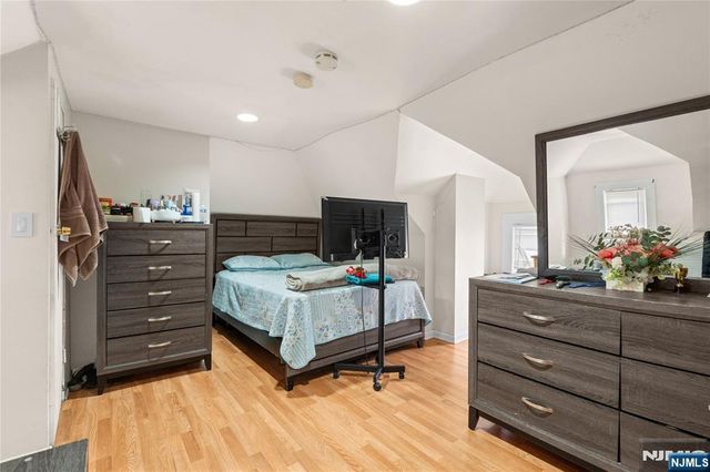 258 4th Street, Clifton, NJ 07011