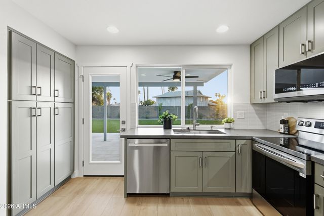 13820 N 36TH Avenue, Phoenix, AZ 85053
