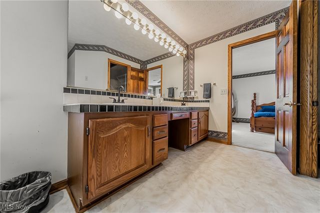 4145 Menlo Park Lane, Vermilion, OH 44089