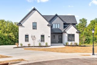5028 Royal View Way, Clarksville, TN 37040