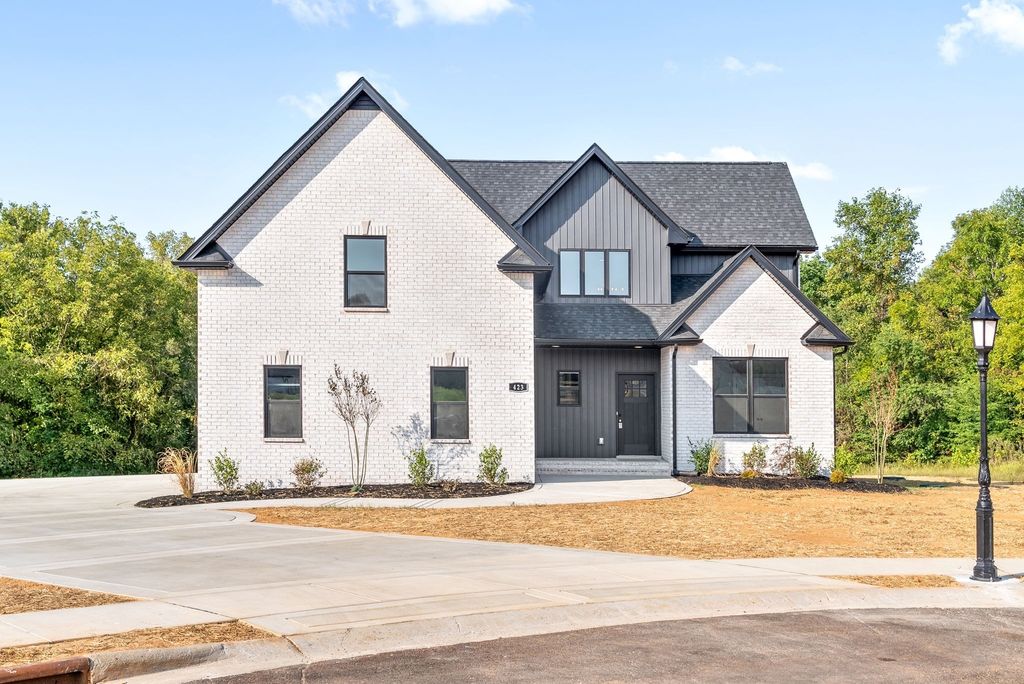 5028 Royal View Way, Clarksville, TN 37040