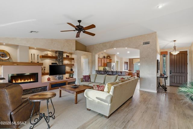 2502 E Glen Canyon Road, Green Valley, AZ 85614