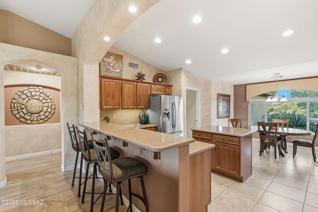 2502 E Glen Canyon Road, Green Valley, AZ 85614