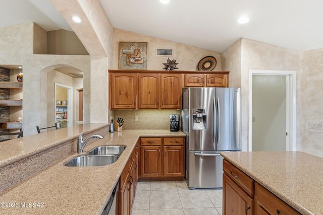 2502 E Glen Canyon Road, Green Valley, AZ 85614