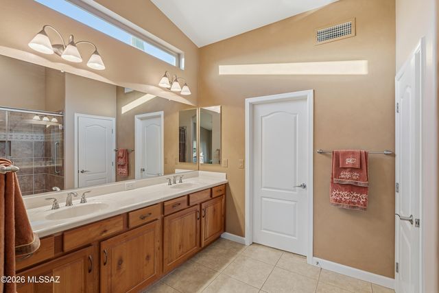 2502 E Glen Canyon Road, Green Valley, AZ 85614