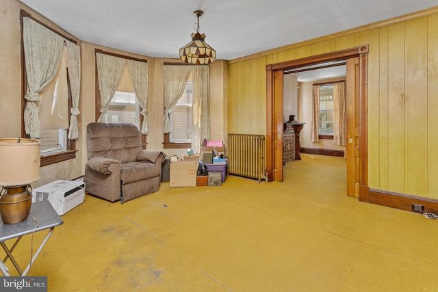 105 PRINCE ST, Bordentown, NJ 08505