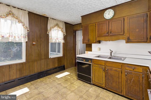 105 PRINCE ST, Bordentown, NJ 08505