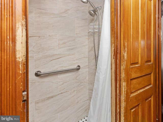105 PRINCE ST, Bordentown, NJ 08505