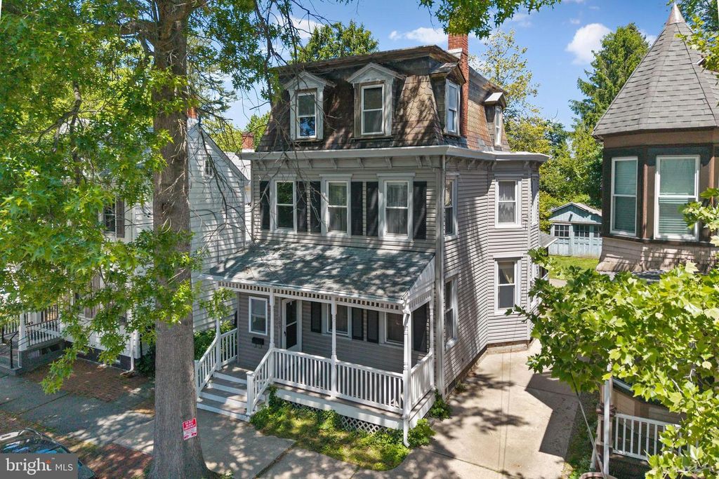 105 PRINCE ST, Bordentown, NJ 08505
