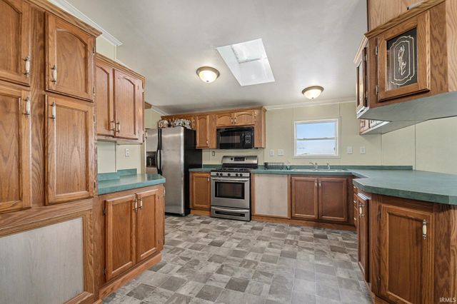 4246 E 1000 N, Syracuse, IN 46567