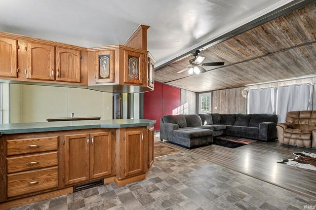 4246 E 1000 N, Syracuse, IN 46567