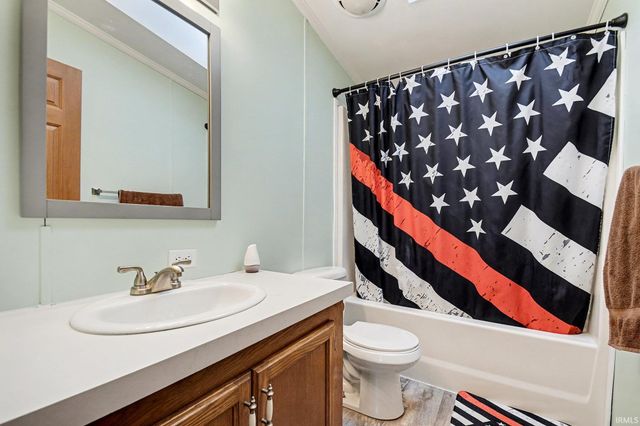 4246 E 1000 N, Syracuse, IN 46567