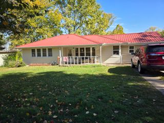 312 S Oak Avenue, Aurora, MO 65605