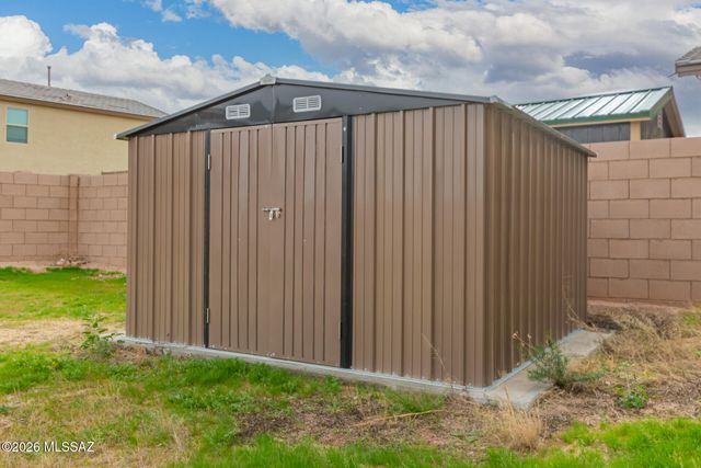 7803 S Sugarbend Drive, Tucson, AZ 85757