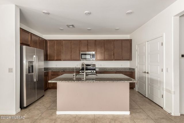 7803 S Sugarbend Drive, Tucson, AZ 85757