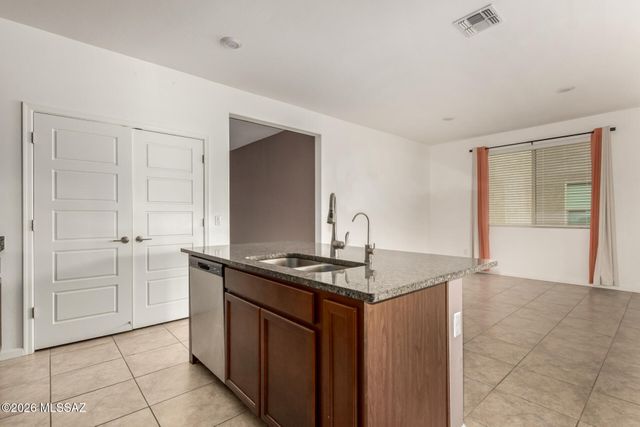 7803 S Sugarbend Drive, Tucson, AZ 85757