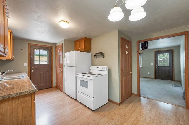 3125 BREEZEWOOD LANE, Neenah, WI 54956